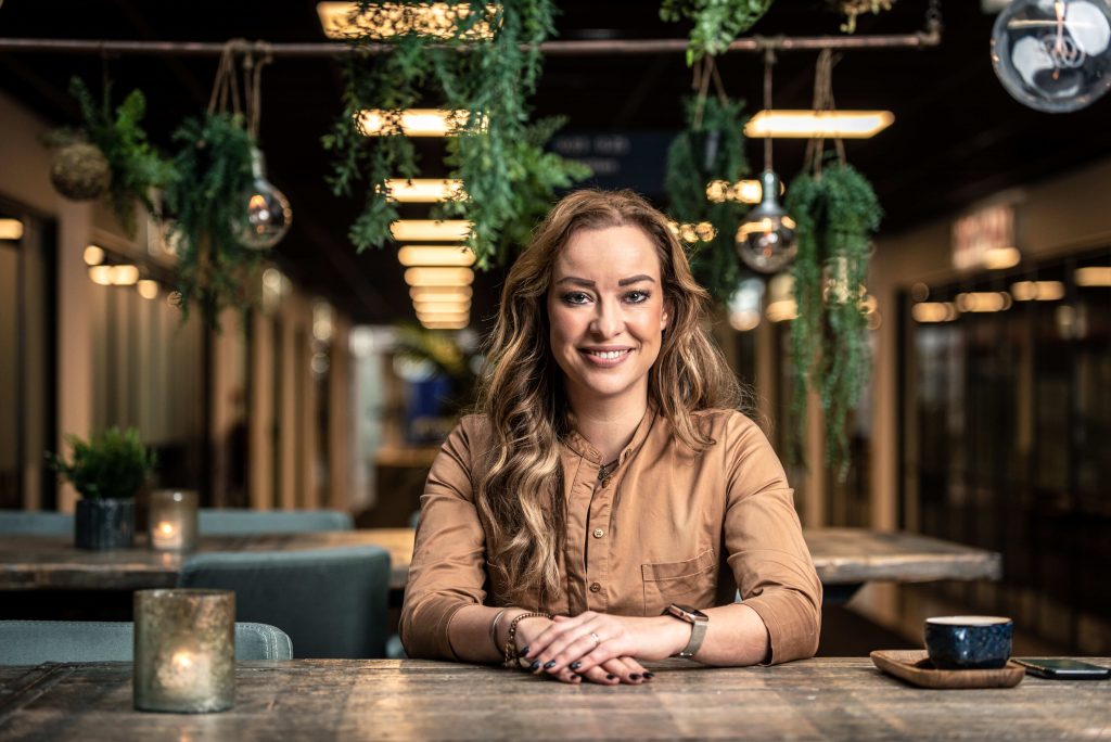 suzanne advocaat rechtsbijstand tafel